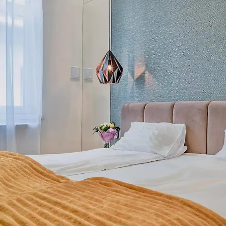 Grand Self Check-in Apartment